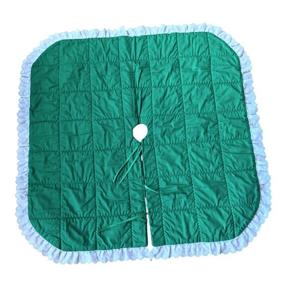 Handmade QUILT TREE SKIRT Green Eyelet Lace 38.5” Square Christmas Decor Vintage - Picture 2 of 5